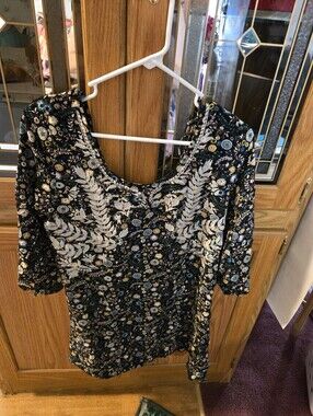 Women’s Black Floral Scoop Neck Dress with White Leaf Embroidery